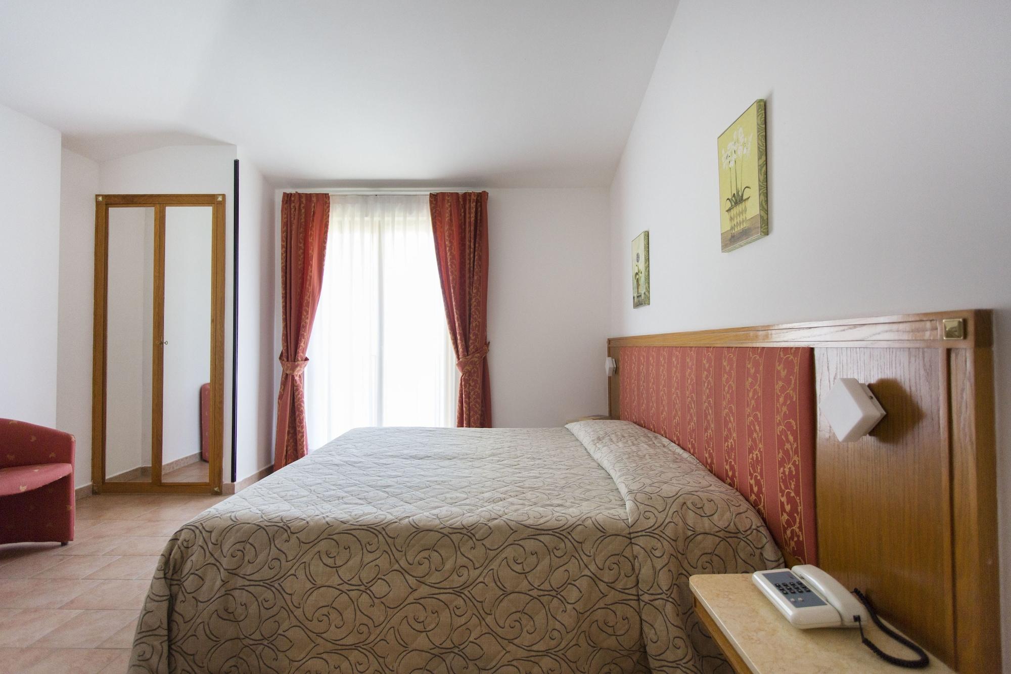 Hotel Villa Paradiso Passignano sul Trasimeno Exterior foto