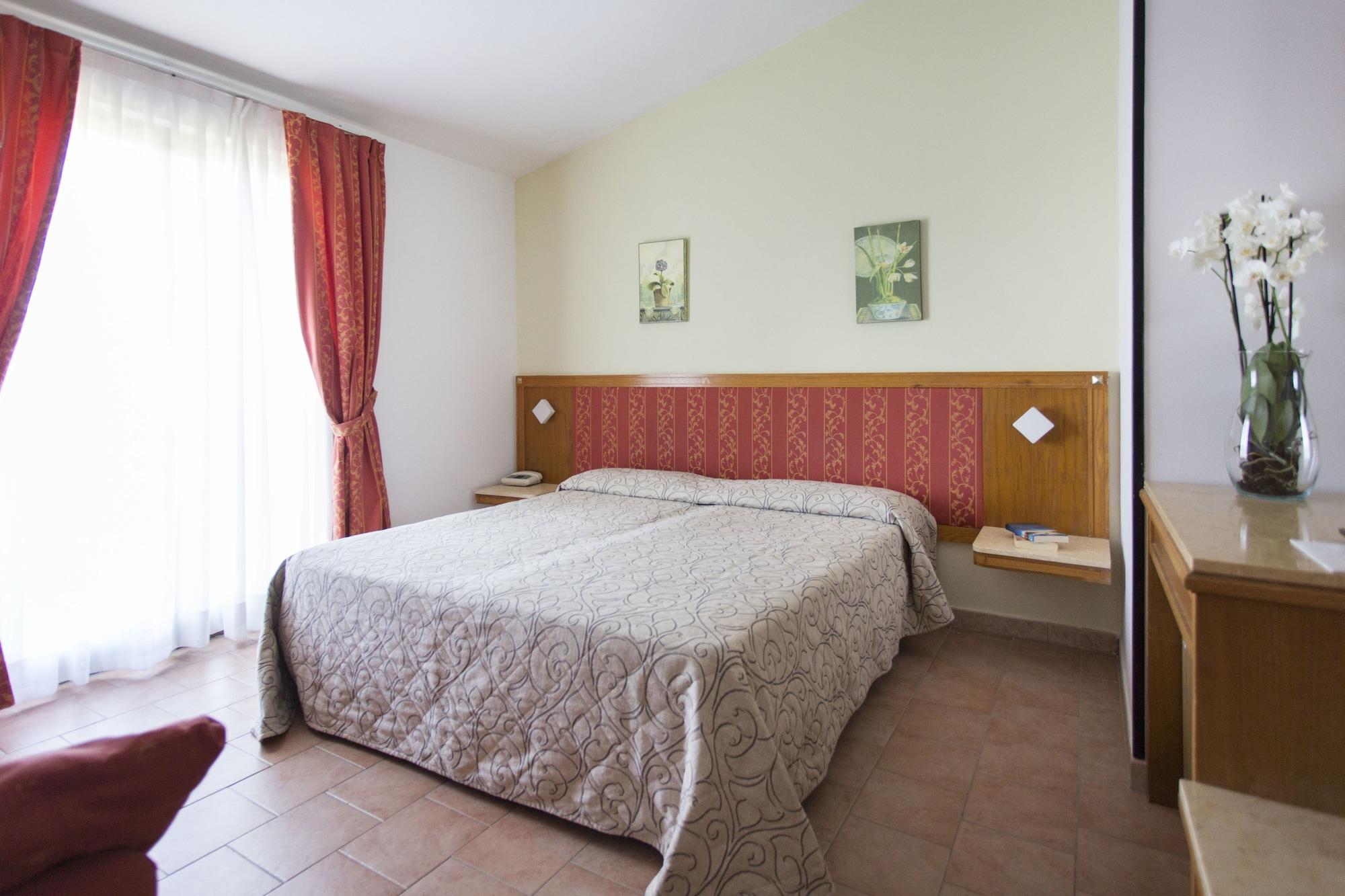 Hotel Villa Paradiso Passignano sul Trasimeno Exterior foto