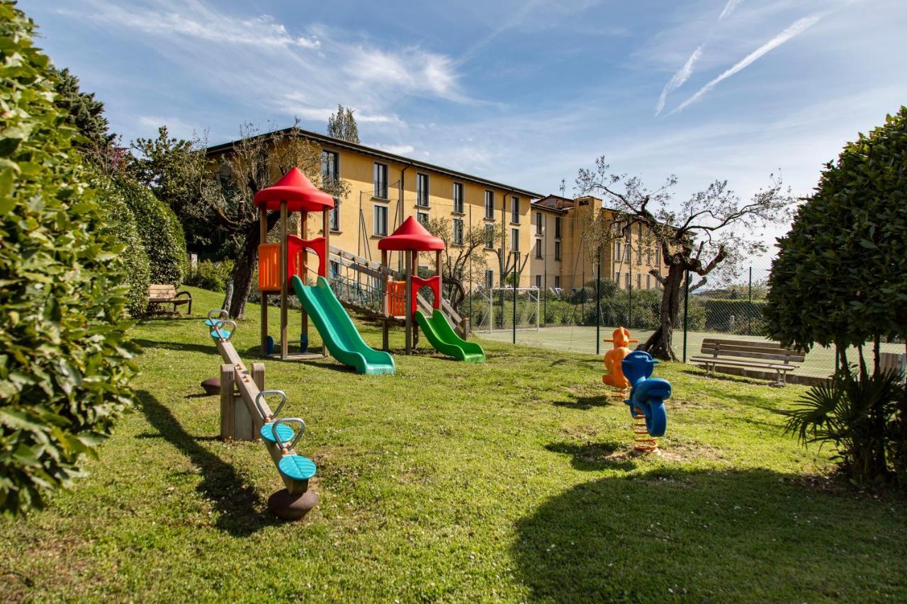 Hotel Villa Paradiso Passignano sul Trasimeno Exterior foto