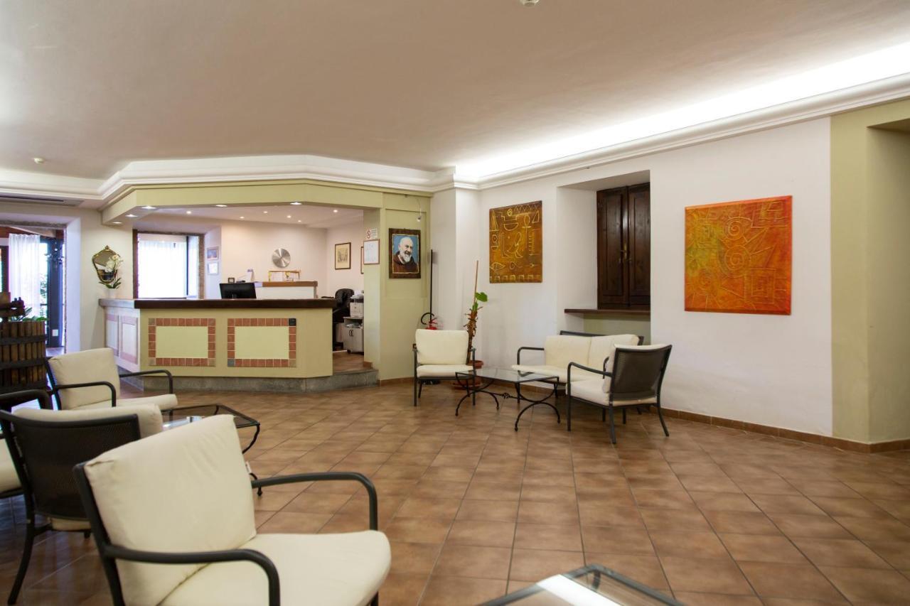 Hotel Villa Paradiso Passignano sul Trasimeno Exterior foto