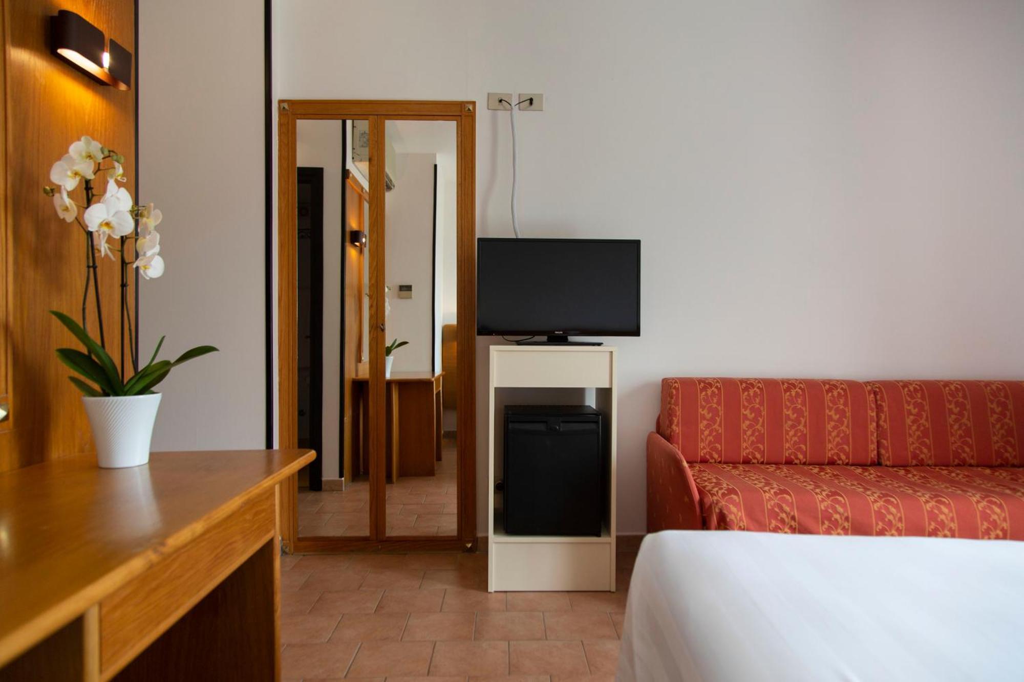Hotel Villa Paradiso Passignano sul Trasimeno Zimmer foto