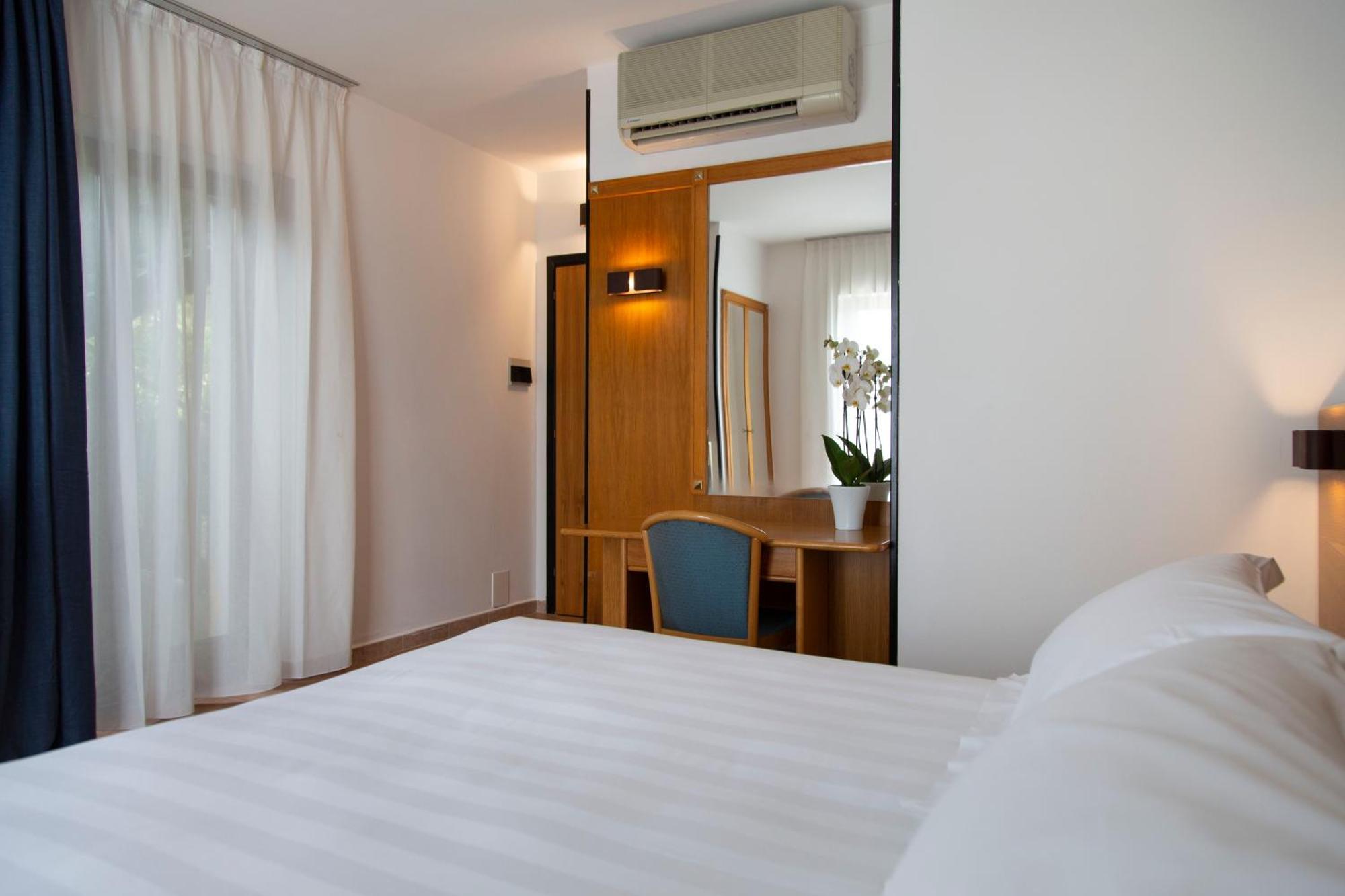 Hotel Villa Paradiso Passignano sul Trasimeno Zimmer foto